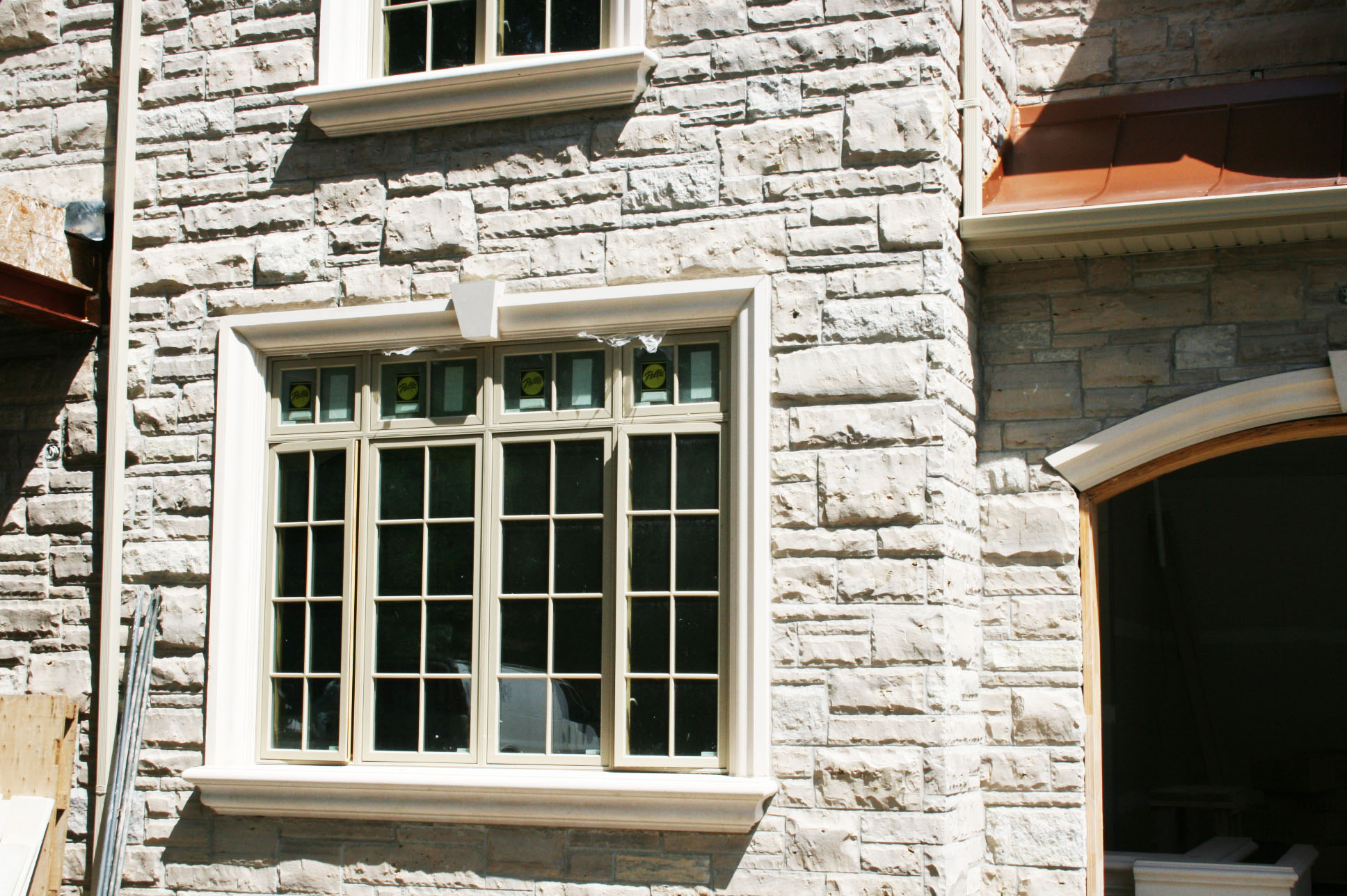 What kind of Window Surround Designs are Best For Exterior | Petra Design